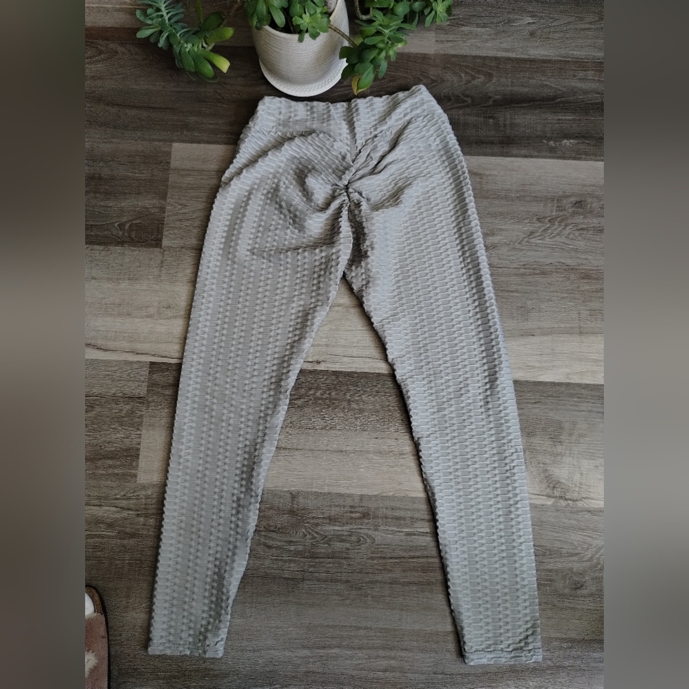 Scrunch Textured Butt Enhancing Leggings